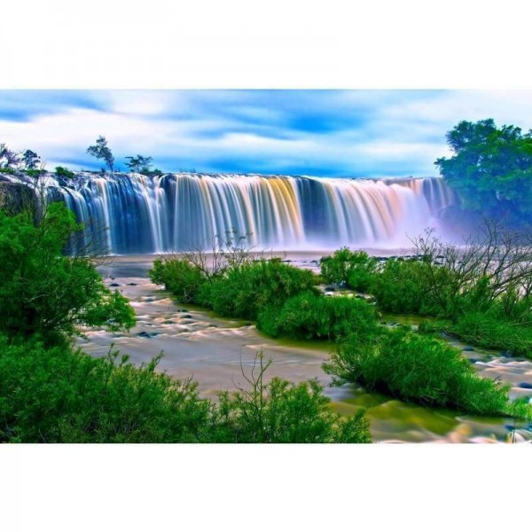 Waterval met groen gras - Diamond Painting met volledige boor!