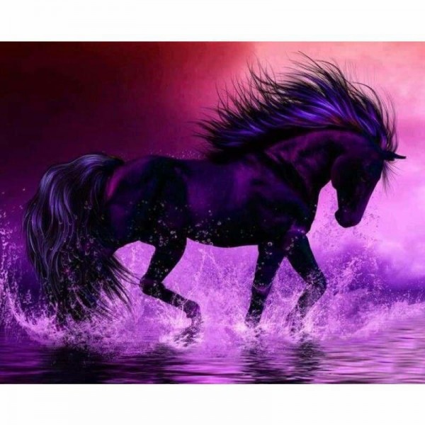 Donker paard met paarse gloed