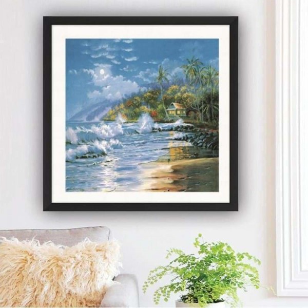 Wilde zee aan het strand