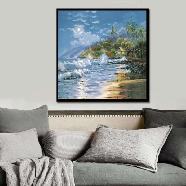 Wilde zee aan het strand