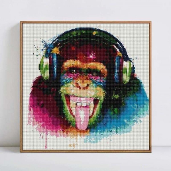 Kleurrijke aap met koptelefoon